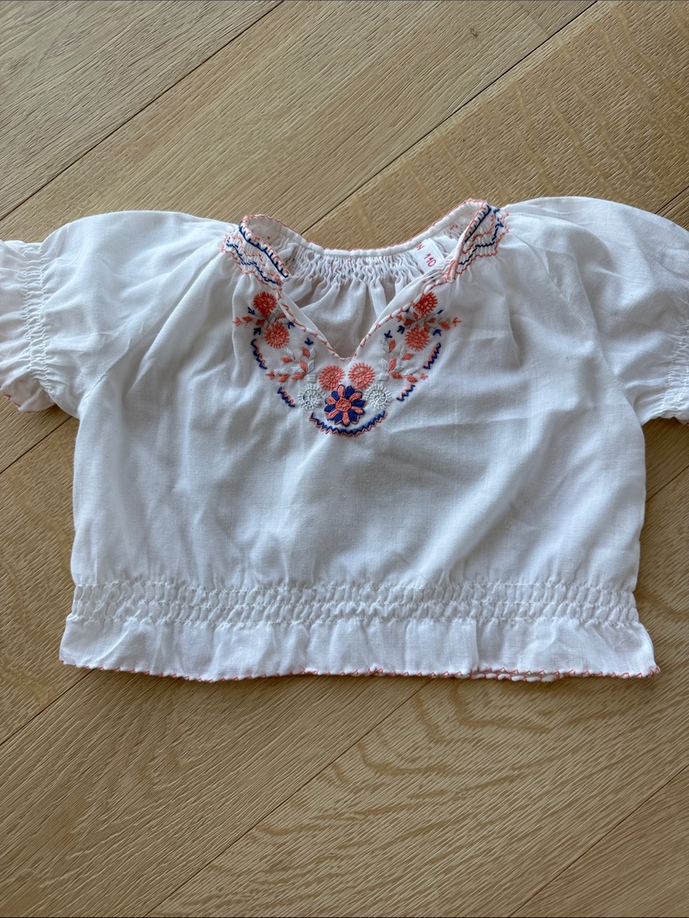 Vintage cotton White Embroidered Peasant Top for Kids 6-7🌸🌸🌸